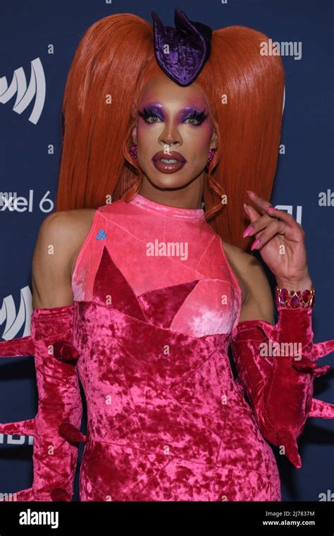 Media — Yvie Oddly.